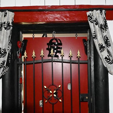 Love Room Donjon Dol In Love Bdsm Dol-de-Bretagne Dış mekan fotoğraf